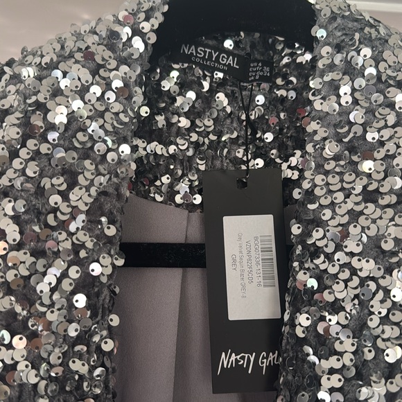 Nasty Gal velvet sequin blazer - Picture 2 of 4